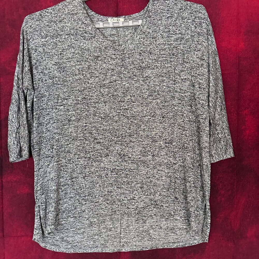 OLIVIA RAE WOMEN'S GREY 3/4 SLEEVE V-NECK COMFORT LIGHTWEIGHT RELAXED SWEATER L